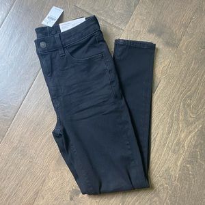 American Eagle, black high rise jeggings, women’s size 4, new with tag